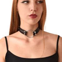 Чокер із металевим кільцем та шипами з натуральної шкіри Art of Sex — Ruby, колір чорний Чокер із металевим кільцем та шипами з натуральної шкіри Art of Sex — Ruby, колір чорний