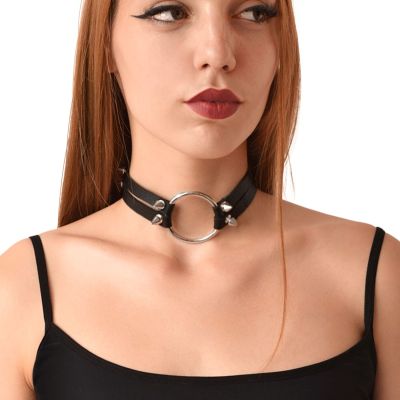 Чокер із металевим кільцем та шипами з натуральної шкіри Art of Sex — Ruby, колір чорний Чокер із металевим кільцем та шипами з натуральної шкіри Art of Sex — Ruby, колір чорний