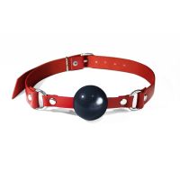Кляп силіконовий Feral Feelings Silicon Ball Gag Red/Black, червоний ремінець, чорна кулька 