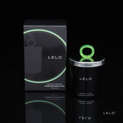 Масажна свічка LELO Massage Candle Snow Pear & Cedarwood, соєвий віск, 36 годин горіння Масажна свічка LELO Massage Candle Snow Pear & Cedarwood, соєвий віск, 36 годин горіння