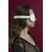 Маска на очі з заклепками Feral Feelings — Blindfold Mask, натуральна шкіра, біла