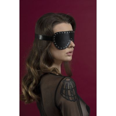 Маска на очі з заклепками Feral Feelings — Blindfold Mask, натуральна шкіра, чорна