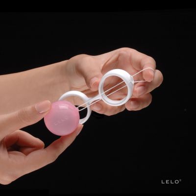 Набір вагінальних кульок LELO Beads, діаметр 3,5 см, змінне навантаження, 2х28 та 2х37 г Набір вагінальних кульок LELO Beads, діаметр 3,5 см, змінне навантаження, 2х28 та 2х37 г
