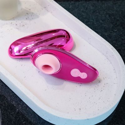 Вакуумний кліторальний стимулятор Womanizer Liberty 2 Iggy, 8 режимів, магнітна кришечка Вакуумний кліторальний стимулятор Womanizer Liberty 2 Iggy, 8 режимів, магнітна кришечка