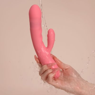 Вібратор-кролик Svakom Avery Strawberry Pink зі стовбуром, що рухається, рух вперед-назад Вібратор-кролик Svakom Avery Strawberry Pink зі стовбуром, що рухається, рух вперед-назад